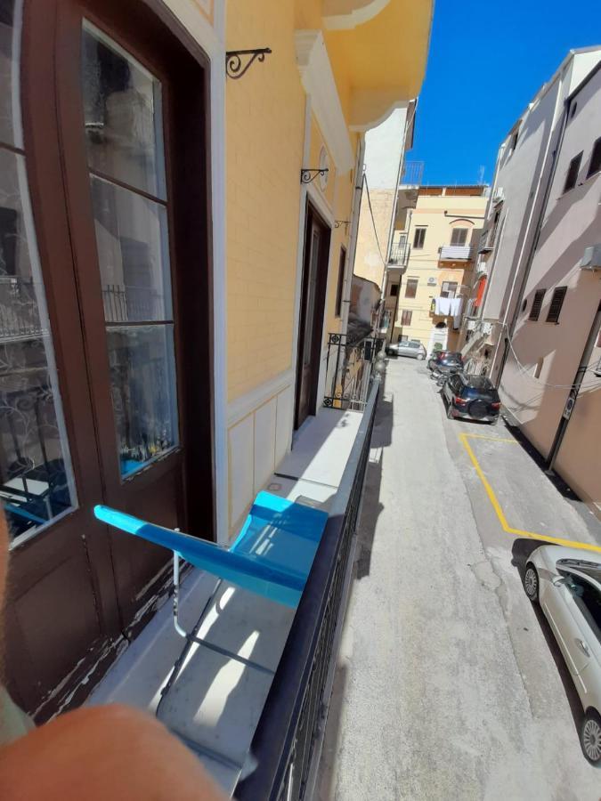 Casa Vacanze Mannina 卡斯泰拉马莱 外观 照片