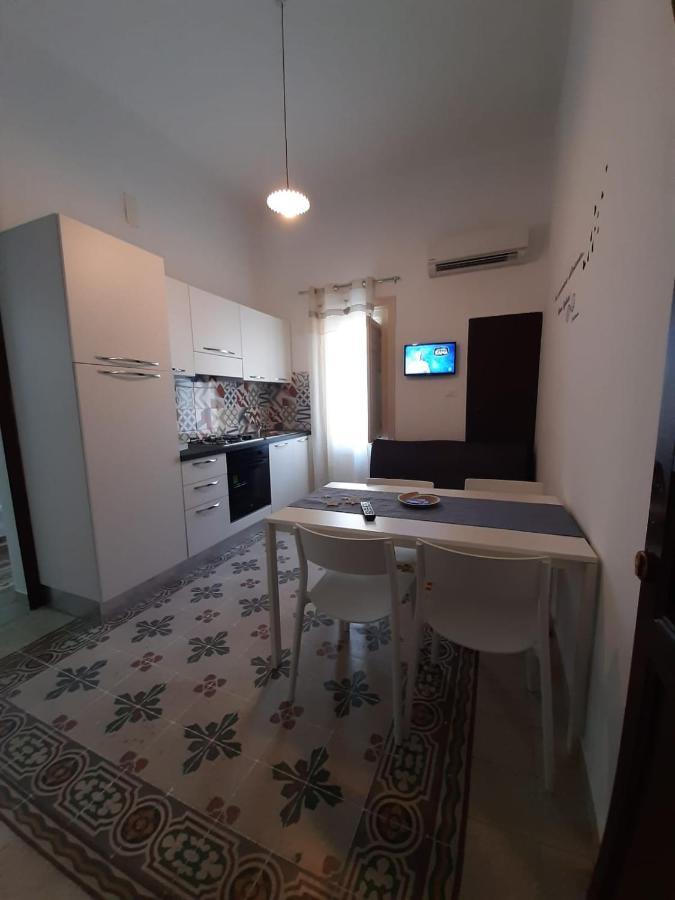 Casa Vacanze Mannina 卡斯泰拉马莱 外观 照片