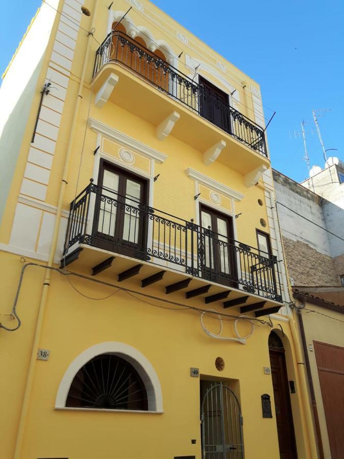 Casa Vacanze Mannina 卡斯泰拉马莱 外观 照片