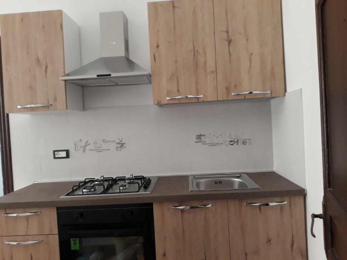 Casa Vacanze Mannina 卡斯泰拉马莱 外观 照片