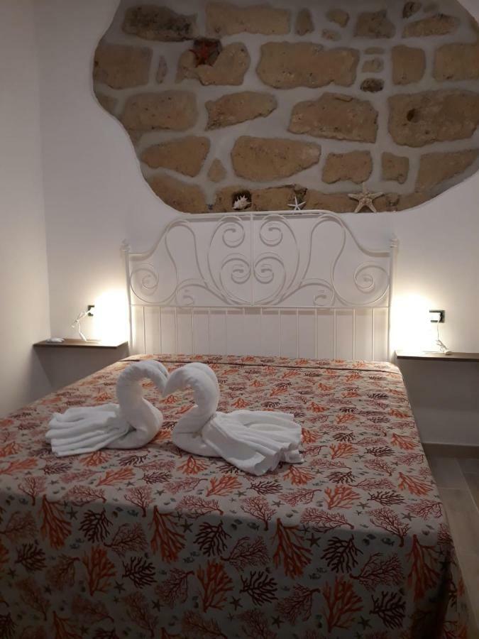 Casa Vacanze Mannina 卡斯泰拉马莱 外观 照片