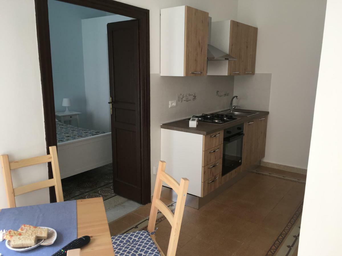 Casa Vacanze Mannina 卡斯泰拉马莱 外观 照片