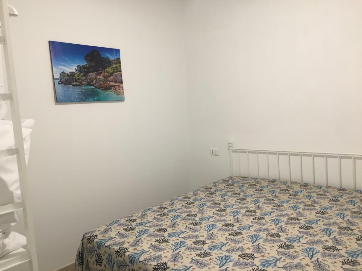 Casa Vacanze Mannina 卡斯泰拉马莱 外观 照片