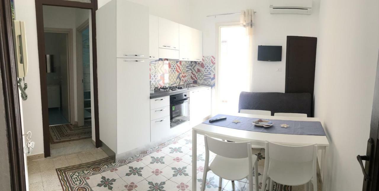 Casa Vacanze Mannina 卡斯泰拉马莱 外观 照片