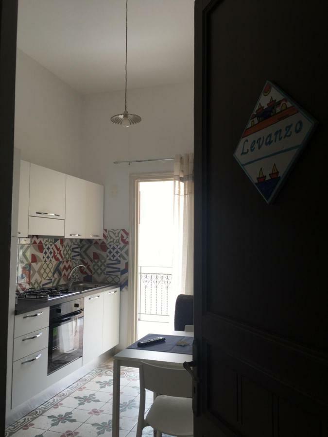 Casa Vacanze Mannina 卡斯泰拉马莱 外观 照片